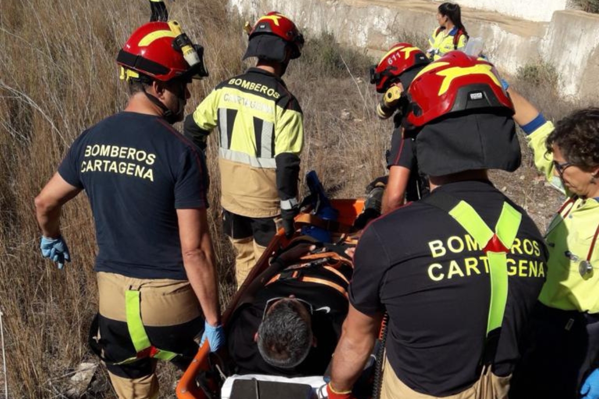 Rescate del senderista accidentado en El Carmolí