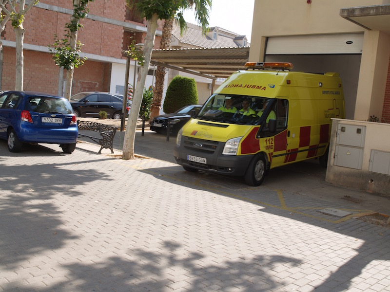 La ambulancia sale del centro de salud de Torre Pacheco