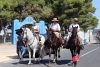 Caballistas a su paso por la puerta de la Feria de Ganado de San Pedro del Pinatar
