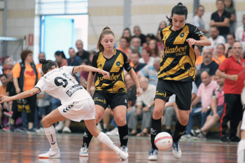 El Jimbee Roldán vence al Mostoles por tres a cuatro