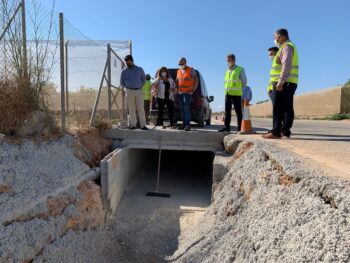 Los responsables locales y regionales revisan el estado de las obras