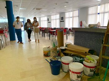 El alcalde, José Miguel Luengo, visita el centro de mayores de La Ribera