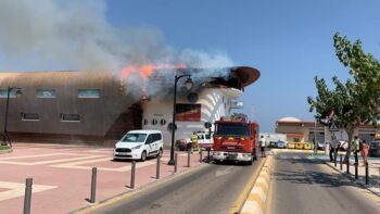 Incendio en el Club Náutico de Lo Pagán