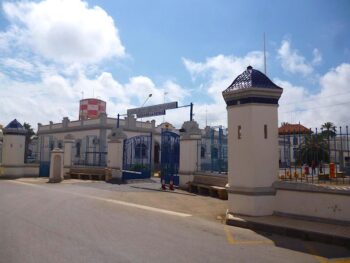 Puerta principal de la base militar de Los Alcázares