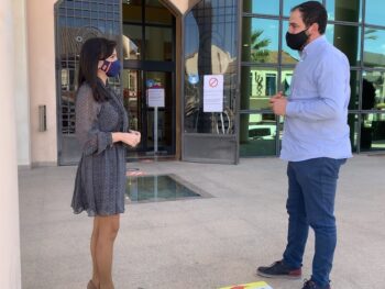 El alcalde, Mario Cervera, y la directora de Movilidad, Marina Munuera