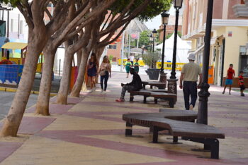 Una de las arterias comerciales de Torre Pacheco