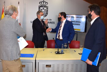 El presidente de la CHS, Mario Urrea, y el alcalde de Los Alcázares, Mario Pérez