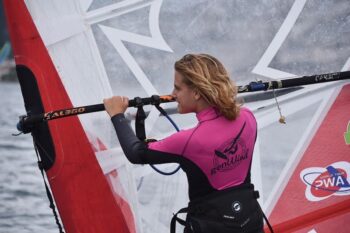 El alcazareño Álex López, campeón de España de Funboard