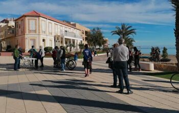 Recogida de firmas en Los Alcázares