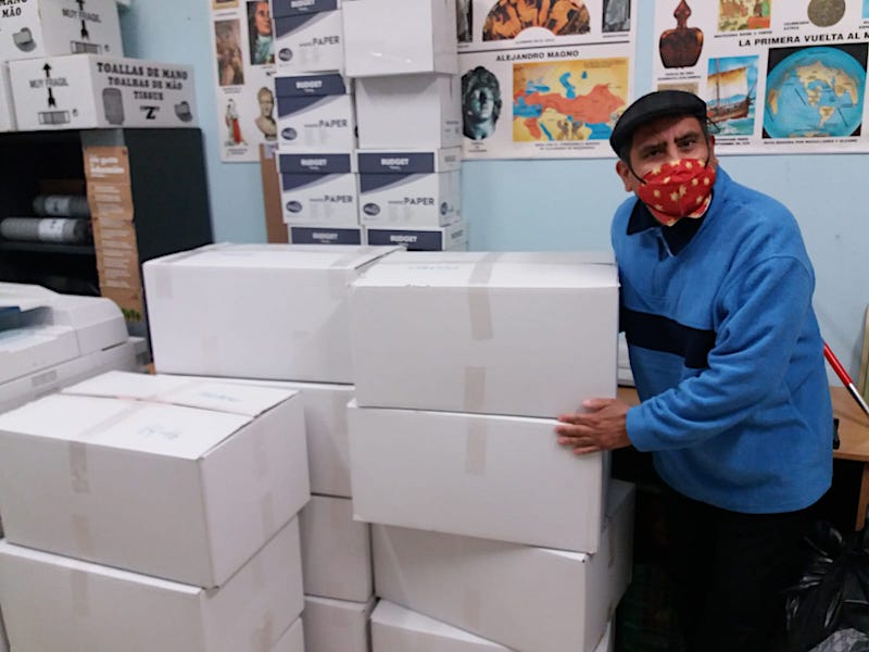 Reparto de mantas en los colegios de San Javier