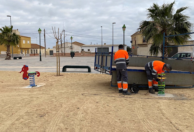 Nuevos juegos infantiles en el jardín Villalobos de Lo Ferro