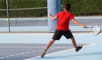 El próximo 5 de junio vuelve a PDM San Javier el `Circuito de Aficionados¨ un torneo dirigido a todas aquellas personas que practican tenis de una forma amateur. Existen muchos jugadores que no compiten de forma oficial y que encuentran dificultades a la hora de buscar contrincantes. Este es un buen momento para medir fuerzas y talento con adversarios locales y foráneos ya que la inscripción está abierta a todas las personas que quieran acudir al evento.