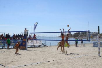 Partidos de voley playa en La Ribera