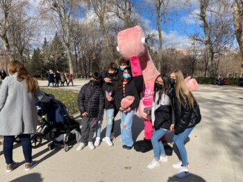 La mascota Mingo promocionando San Pedro del Pinatar en Madrid