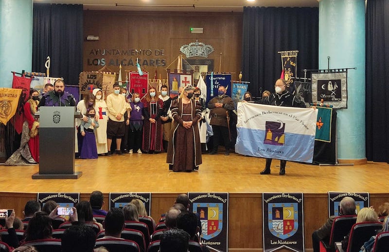 Las peñas berberiscas de Los Alcázares muestran su bandera