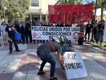 Protesta de los bomberos en San Pedro del Pinatar