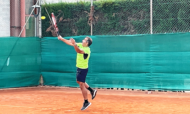 El Circuito de Aficionados vuelve a las pistas de San Javier los próximos 11 y 12 de junio. Dirigido a tenistas adultos en categoría absoluto y +50 años con niveles de iniciación e intermedio, este campeonato es una cita obligada para todo aficionado a este deporte que quiera competir y disfrutar de un fin de semana de convivencia con personas de otros lugares y medir su nivel tenístico.