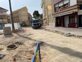 Obras en la plaza de la Feria de Los Alcázares
