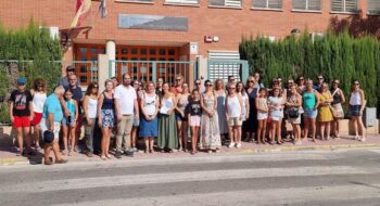 Inicio de la recogida de firmas de las familias en Los Alcázares para pedir un nuevo colegio