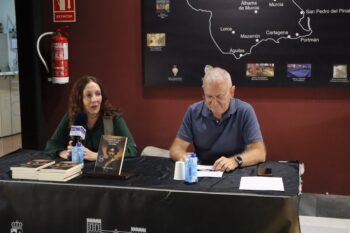 La escritora Chus Sánchez en el Museo Barón de Benifayó