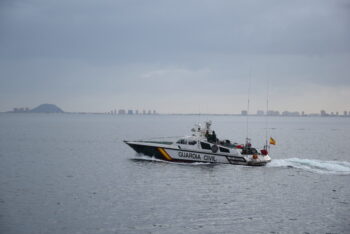 La patrullera de la Guardia Civil buscando a Ivo