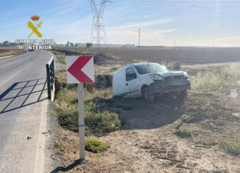 La furgoneta accidentada en la huida en Torre Pacheco