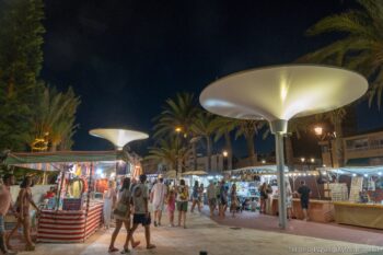 Puestos en la plaza Bohemia de La Manga