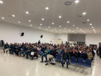 Los vecinos de El Mirador en la reunión sobre la planta de biometano