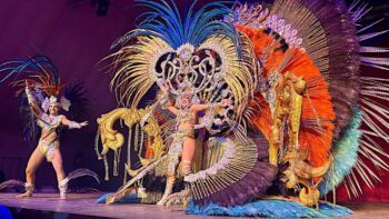 La reina del Carnaval de La Ribera, de la comparsa Brasilia