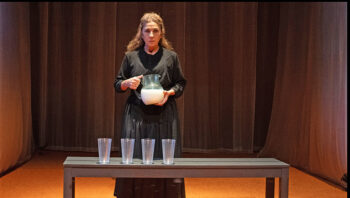 Lolita Flores interpreta a Poncia en el CAES de Torre Pacheco