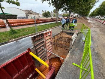 Los responsables municipales inspeccionan las obras de la avenida de la Aviación en San Javier