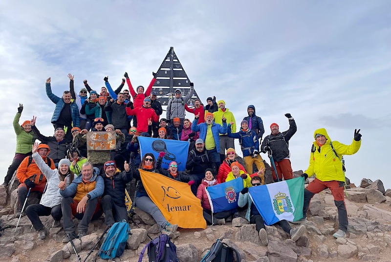 El equipo al completo en la cumbre Toubkal