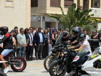 El presidente López Miras y el alcalde José Miguel Luengo se despiden del joven motorista El presidente López Miras y el alcalde José Miguel Luengo se despiden del joven motorista