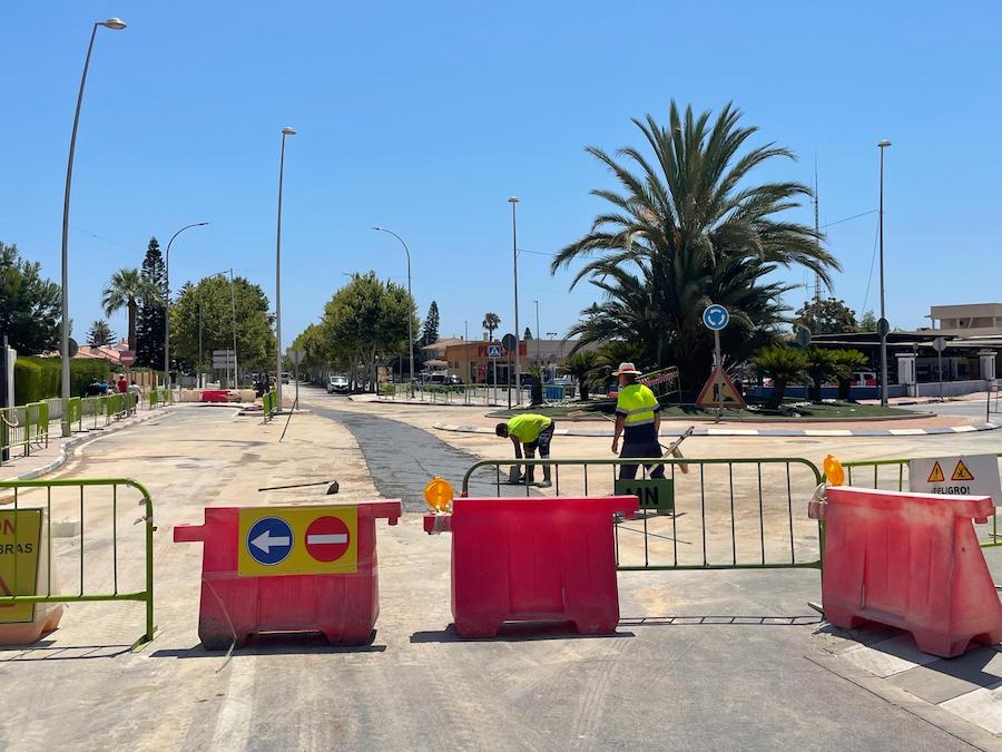 Obras en la avenida del Mar Menor para la canalización de pluviales
