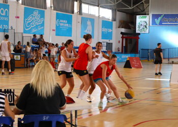 Uno de los partidos de baloncesto femenino en San Pedro del Pinatar
