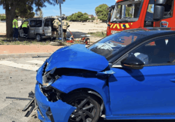 Estado de uno de los coches implicados en la colisión en La Ribera