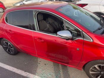 El coche en el que los agentes de Cartagena rescataron al menor