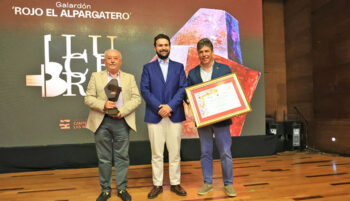 La Asociación ´El Lucero´ de Montilla recibió el galardón ´Rojo el alpargatero´