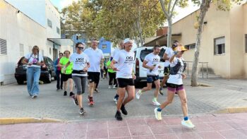 Salida de la carrera desde el centro de salud Norte de Torre Pacheco