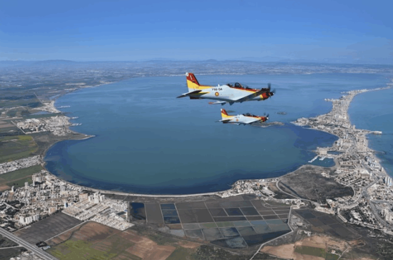 Dos Pilatus sobrevolando el Mar Menor en una imagen del Ejército del Aire y del Espacio