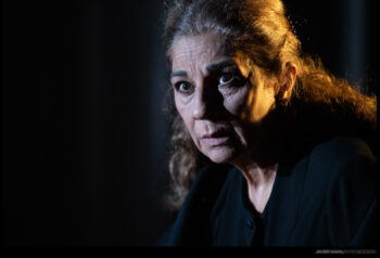 Lolita Flores en el papel de Poncia. Foto: Pentación