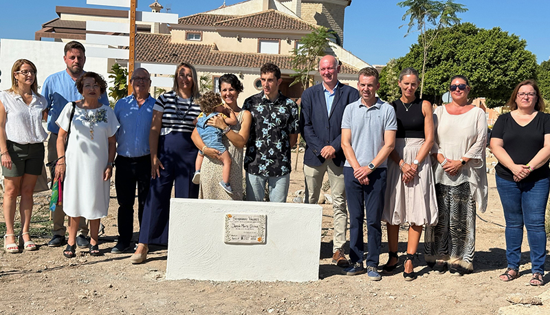 Asistentes a la inauguración del parque ´Sembrando valores´