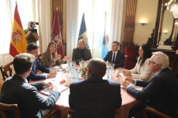 Reunión sobre la recuperación del tren FEVE en la costa del Mar Menor