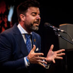 Cantante José Antonio 'El Perrito' en un concierto de flamenco