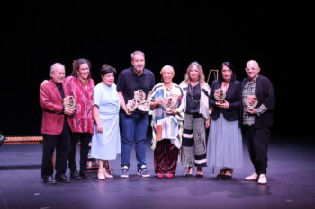 Grupo de actores premiados en el certamen de teatro aficionado