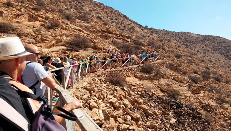 Grupo de personas en una visita teatralizada en Cabezo Gordo