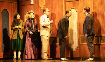 Escena de la obra Asesinato en el Orient Express en el Teatro Apolo