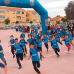Niños corriendo en el cross escolar de San Javier