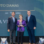 Emma Vila Macho recibiendo un premio en el Open de La Manga Club
