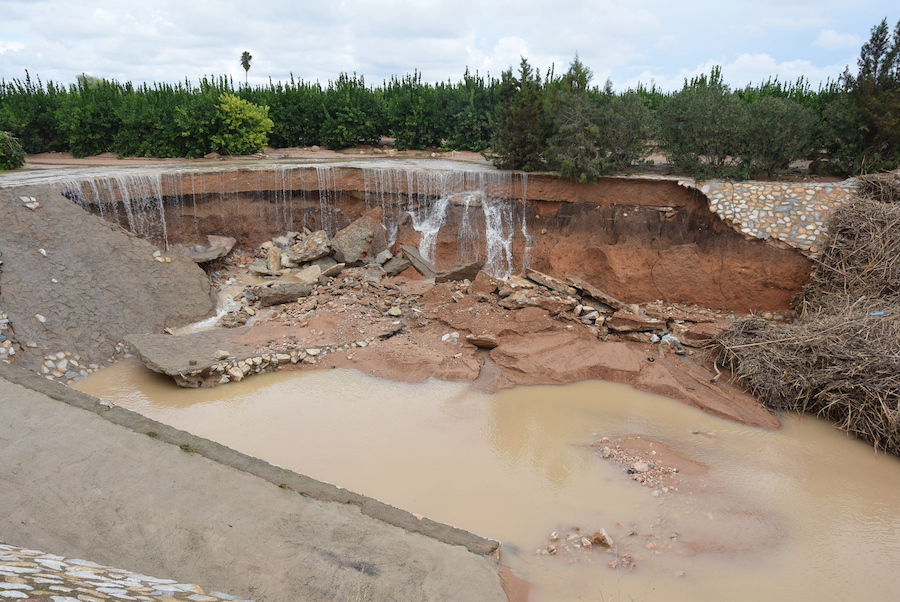 Daños en la rambla de Cobatillas tras inundaciones recientes